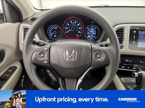White 2018 Honda HR-V EX