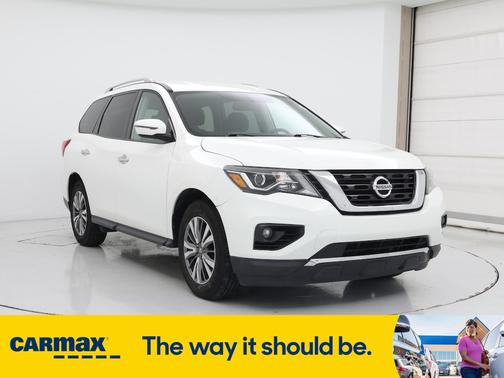 2019 Nissan Pathfinder SV