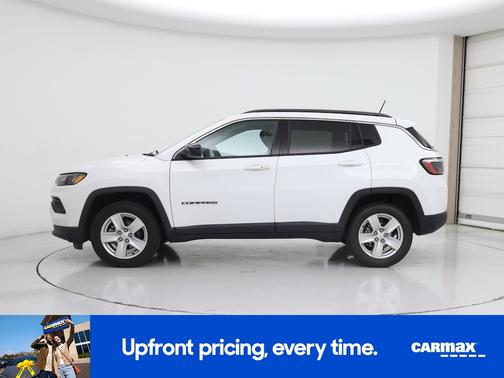 White 2022 Jeep Compass Latitude