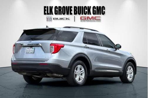 Silver Metallic 2021 Ford Explorer XLT