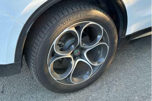 Alfa White 2019 Alfa Romeo Stelvio Ti