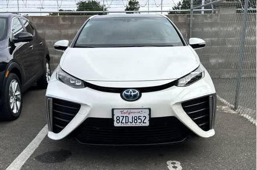 Crystal White 2018 Toyota Mirai Base