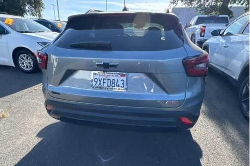 Sterling Gray Metallic 2026 Chevrolet Trax 2RS