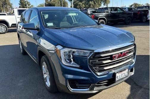 Metallic 2024 GMC Terrain SLE