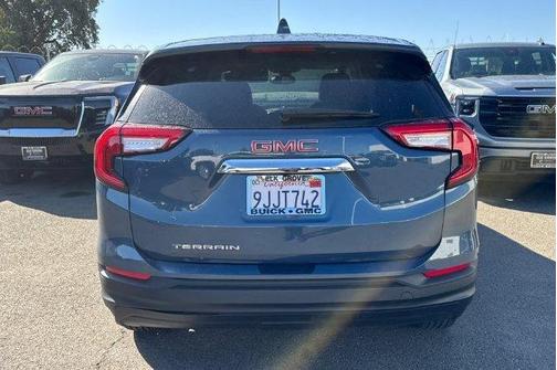 Metallic 2024 GMC Terrain SLE
