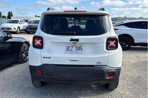 Alpine White Clearcoat 2023 Jeep Renegade Latitude