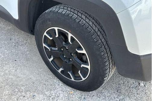 Alpine White Clearcoat 2023 Jeep Renegade Latitude