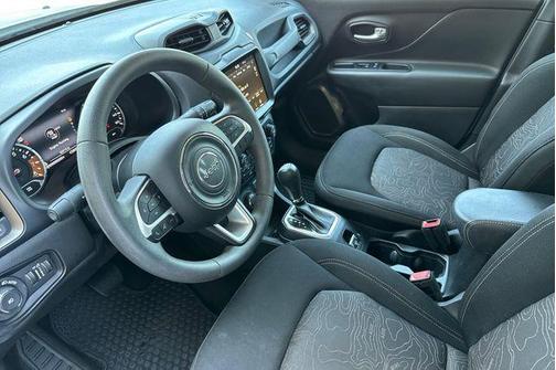 Alpine White Clearcoat 2023 Jeep Renegade Latitude