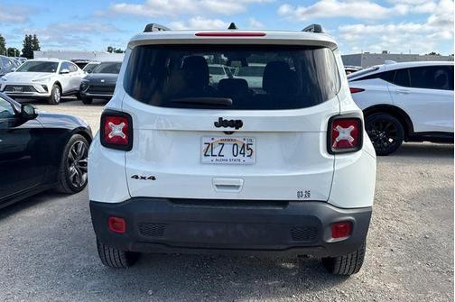 Alpine White Clearcoat 2023 Jeep Renegade Latitude