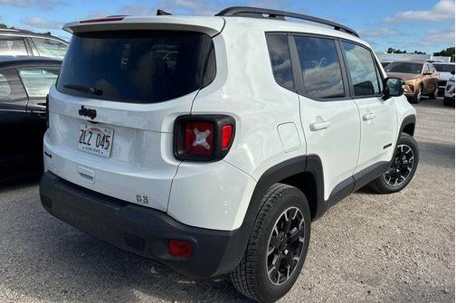 Alpine White Clearcoat 2023 Jeep Renegade Latitude