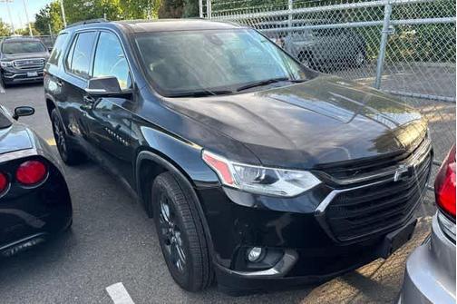 Mosaic Black Metallic 2020 Chevrolet Traverse RS