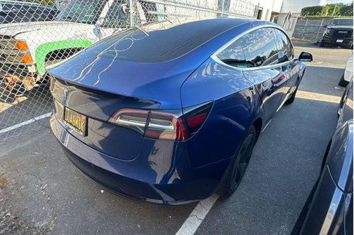 Deep Blue Metallic 2018 Tesla Model 3 Long Range