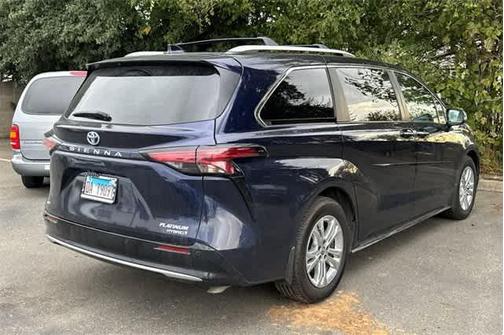 2022 Toyota Sienna Platinum 7 Passenger
