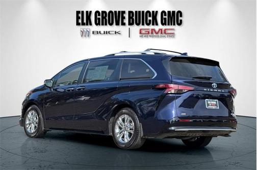 2022 Toyota Sienna Platinum 7 Passenger