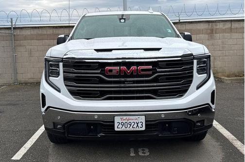 Summit White 2023 GMC Sierra 1500 SLT