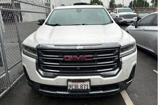 White Frost Tri-Coat 2022 GMC Acadia AT4