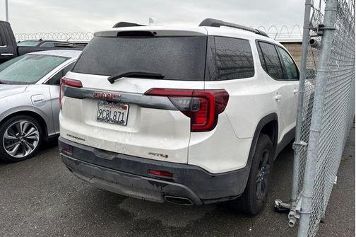 White Frost Tri-Coat 2022 GMC Acadia AT4