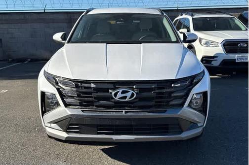 White Pearl 2025 Hyundai TUCSON SEL