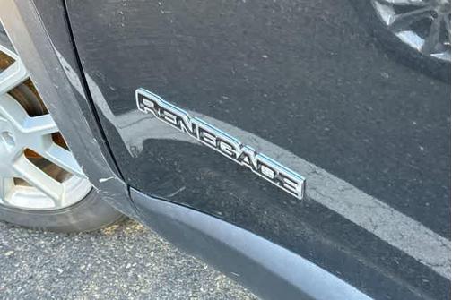 Black Clearcoat 2023 Jeep Renegade Latitude