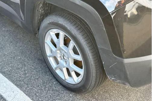 Black Clearcoat 2023 Jeep Renegade Latitude