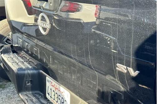 2023 Nissan Frontier SV