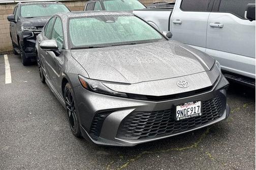 Metal 2025 Toyota Camry SE