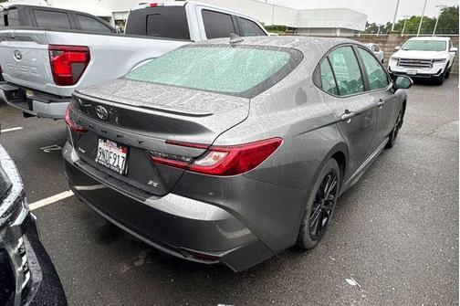 Metal 2025 Toyota Camry SE