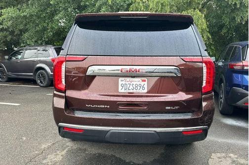 2023 GMC Yukon SLT