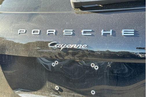 Jet Black Metallic 2015 Porsche Cayenne Diesel