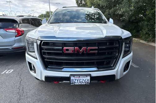 White Frost Tri-Coat 2022 GMC Yukon XL AT4