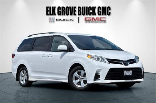 2019 Toyota Sienna LE