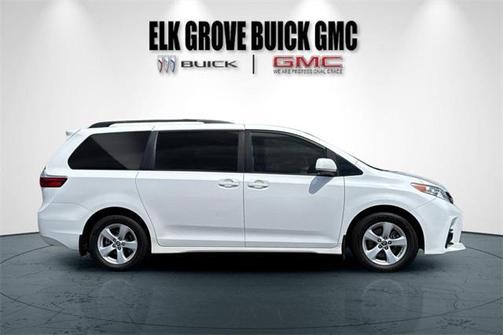 2019 Toyota Sienna LE