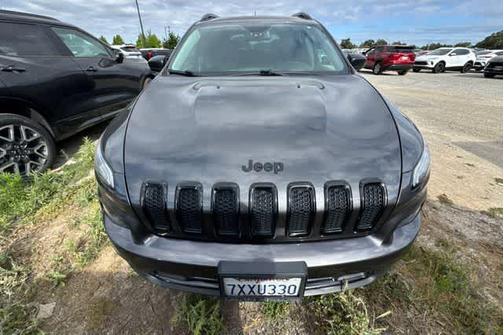 Granite Crystal Clearcoat Metallic 2017 Jeep Cherokee Altitude