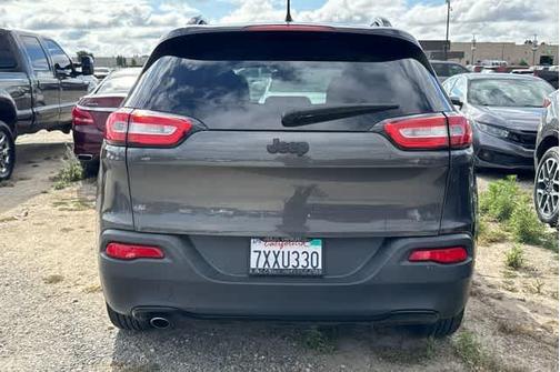 Granite Crystal Clearcoat Metallic 2017 Jeep Cherokee Altitude
