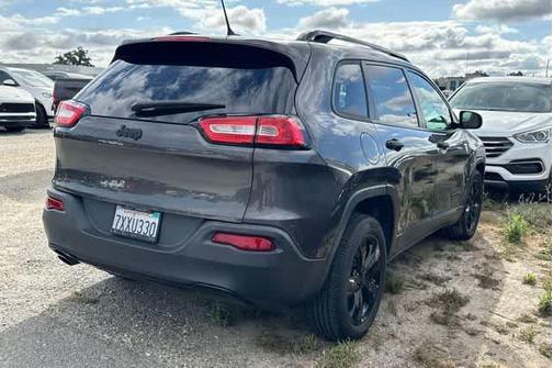 Granite Crystal Clearcoat Metallic 2017 Jeep Cherokee Altitude