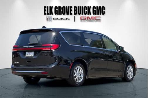 2023 Chrysler Pacifica Touring-L