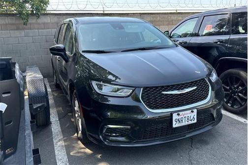 2023 Chrysler Pacifica Touring-L