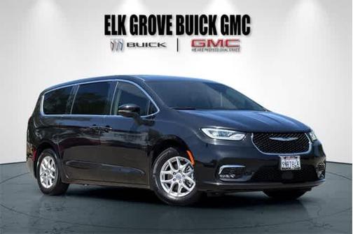 2023 Chrysler Pacifica Touring-L