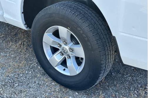 Bright White Clearcoat 2022 RAM 1500 Classic Tradesman