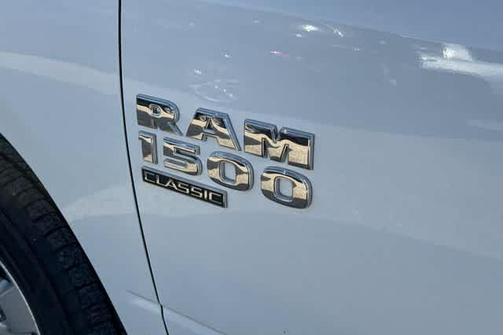 Bright White Clearcoat 2022 RAM 1500 Classic Tradesman