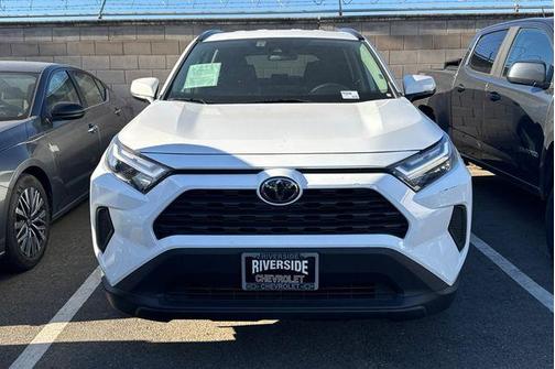 Ice 2024 Toyota RAV4 XLE