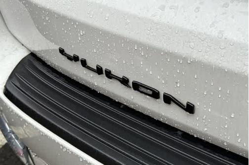 2025 GMC Yukon XL Elevation