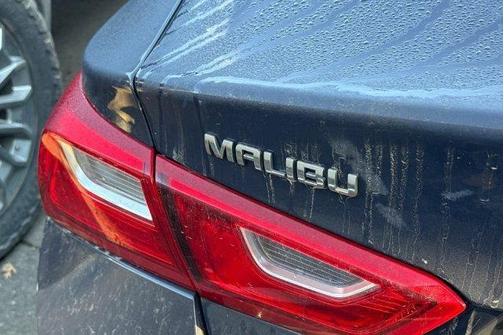 Night 2025 Chevrolet Malibu LT