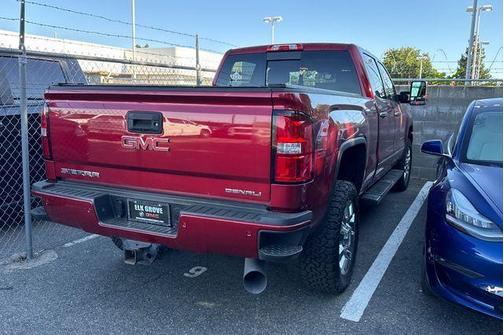 Red Quartz Tintcoat 2018 GMC Sierra 2500 Denali