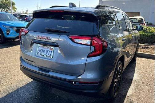 Sterling 2023 GMC Terrain SLT