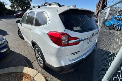 Crystal White Pearl 2022 Subaru Ascent Limited 7-Passenger