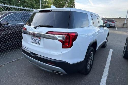 Summit White 2023 GMC Acadia SLE