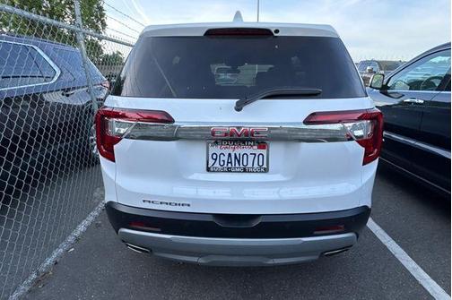 Summit White 2023 GMC Acadia SLE