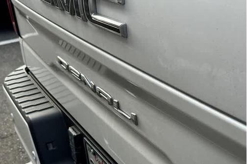White Frost Tri-Coat 2022 GMC Sierra 1500 Denali