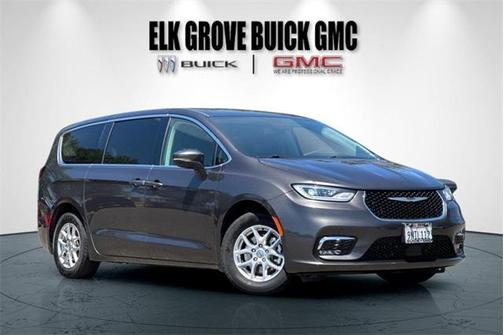 2023 Chrysler Pacifica Touring-L